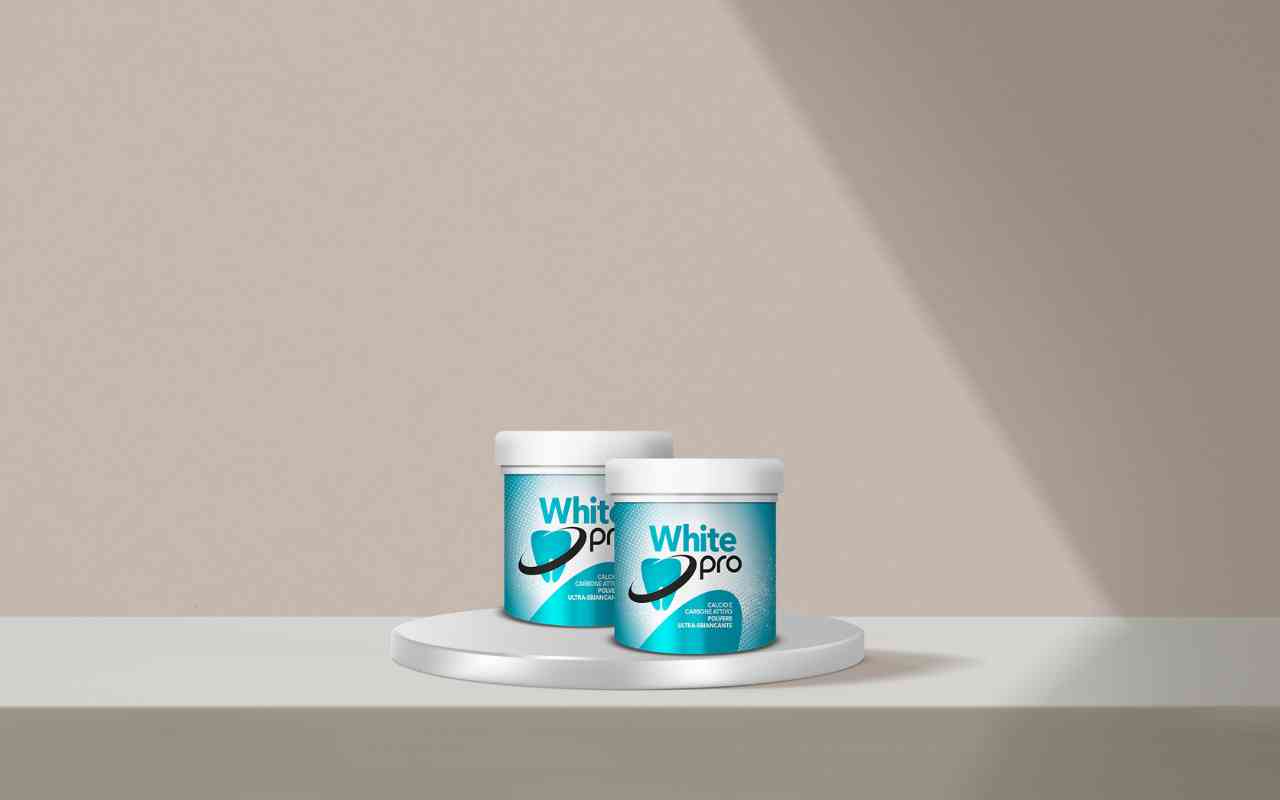 Scopri come avere denti bianchi a casa con White Pro in modo sicuro e veloce