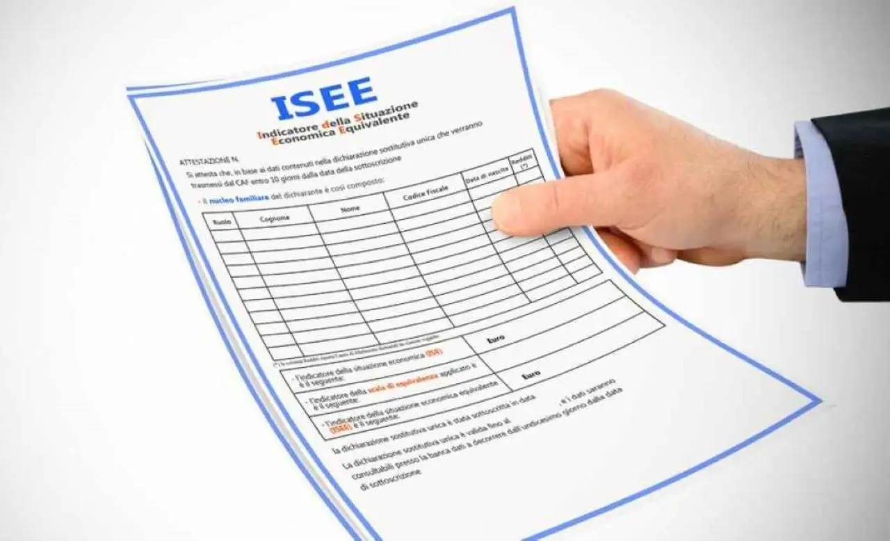 Hai buoni postali? Attenzione all’ISEE: ecco come influiscono davvero sulla tua dichiarazione