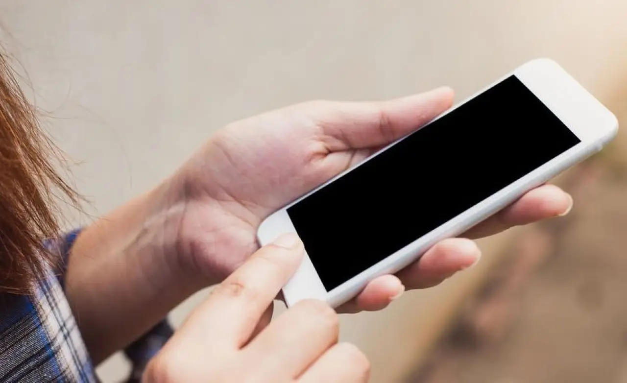 Blocchi i numeri sconosciuti che ti chiamano? Ecco cosa succede davvero e se funziona