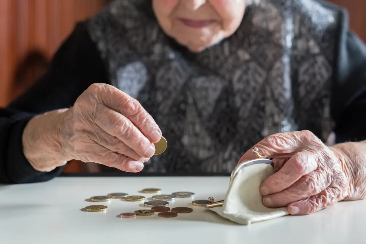 I trucchi segreti delle nonne per risparmiare centinaia di euro ogni mese in casa